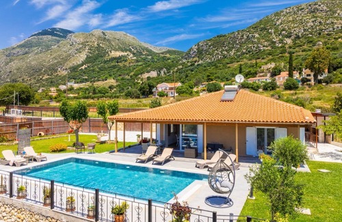 Valerianos Villa | Villa Rudi - Two Bedroom Villa, Sleeps 4