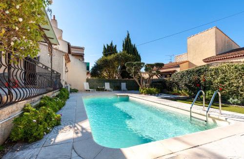 Port-Saint-Louis-du-Rhone Bed & Breakfast | Villa Salamandre