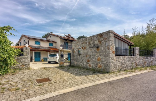 Kras Apartment | Villa Salamander Suite, Štanjel, Slovenia