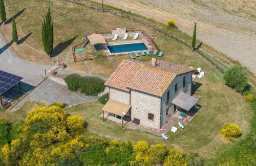 Castiglione d'Orcia Villa | Villa San Michele by PosarelliVillas