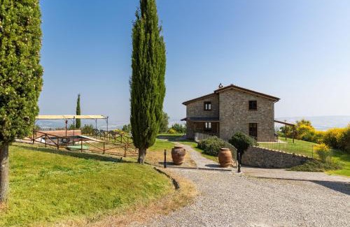 Castiglione d'Orcia Villa | Villa San Michele by PosarelliVillas