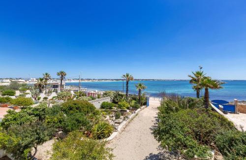 Torre Lapillo House | Villa Sara by BarbarHouse