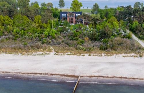 Hohe Dune Apartment | Villa Schmidt Apartments - Strandhaus direkt am Meer mit Sauna, Sport und Dünengarten II