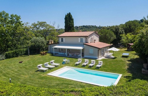 Pesaro Villa | Villa Selene 12 - Five Bedroom Villa, Sleeps 12