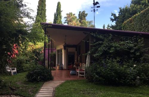 Vicente Lopez House | Villa Selva Mid-century Design House Vicente López