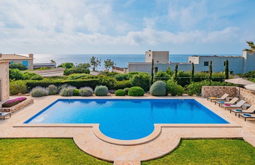 Cala Murada Villa | Villa 'Serafina' with Sea View, Wi-Fi and Air Conditioning