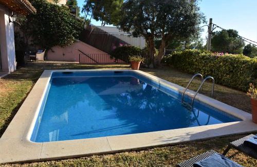 Sitges Villa | Villa Sitges Julia Vista Espectacular 2 k m s de la Playa Comoda & Area Tranquila Amplitud interior y plana