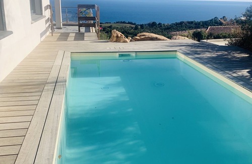 Solenzara Villa | Villa Spacieuse vue Mer Avec Piscine