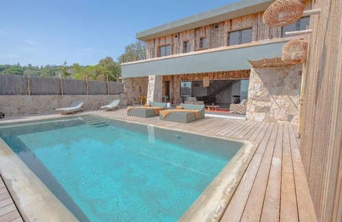 Molini Villa | Villa Standing Plein Sud, Piscine Miroir, à 2 Minutes des Plus Belles Plages