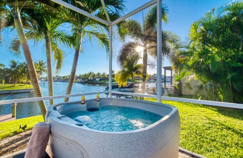 Pelican Villa | VILLA SUENO AMERICANO – HEATED POOL & SPA | GULF ACCESS | BOAT RENTAL + TOURS VOUCHER INCL.