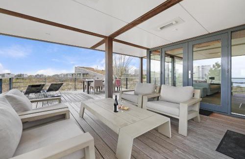 Ouddorp Villa | Villa Super VIP | 4 pers. (Villa 68)