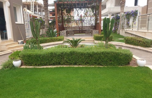 Chott Mariem Villa | Villa Tilel Trés Bien Gardée Avec Piscine et vue sur mer