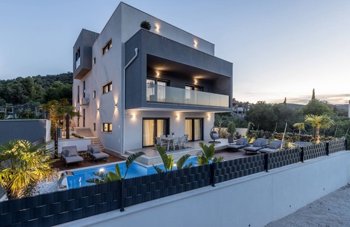 Vinisce Villa | Villa Todo with heated pool and jacuzzi