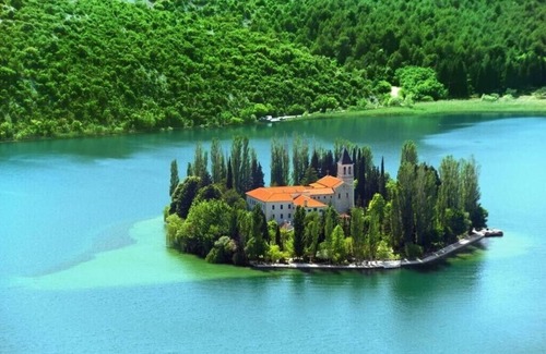 Drnis Villa | Villa Tonka near Krka National Park with big pool and 4 mountines bikes at disposal