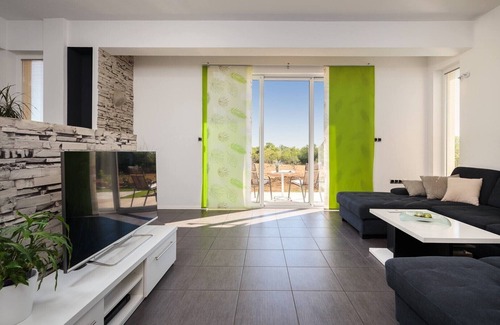 Drnis Villa | Villa Tonka near Krka National Park with big pool and 4 mountines bikes at disposal