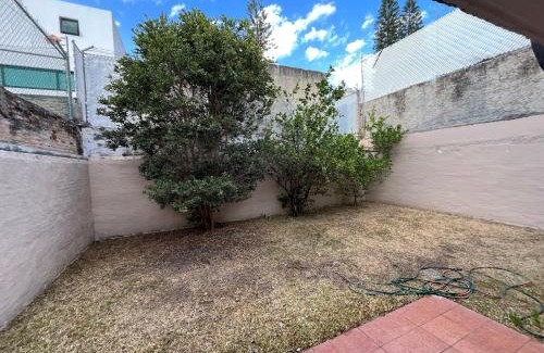 Zapopan House | Villa Universitaria sustentable con cargador para autos electricos