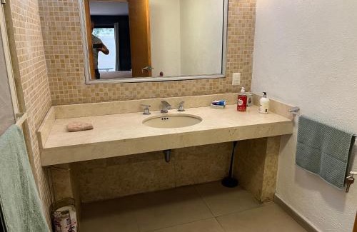 Zapopan House | Villa Universitaria sustentable con cargador para autos electricos