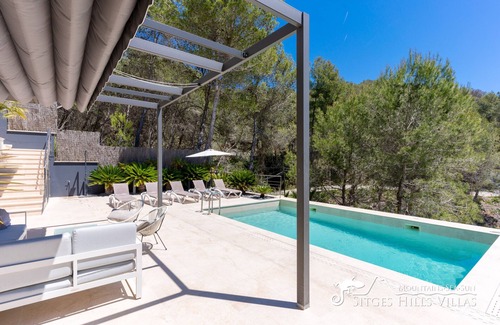 Olivella Villa | Villa Valentino Modern Villa with heated pool