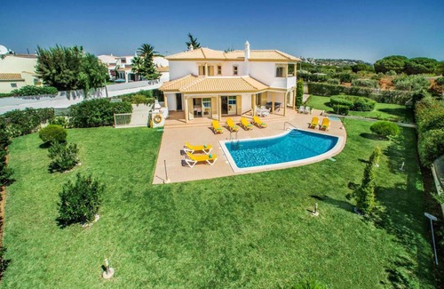 Castelo Villa | Villa Vega - Luxury Villa with a Large garden, Private pool, Air Con, Free Wi-Fi, BBQ