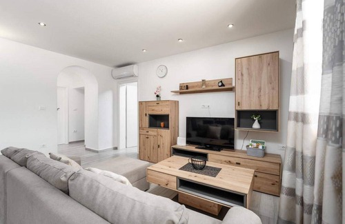 Gondolici House | Villa Veronica is a holiday home for 8 people, surrounded by forests and fields.