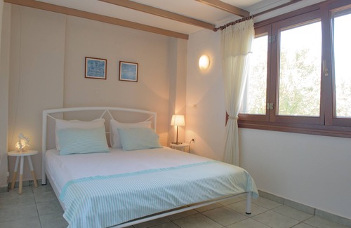 Aristotelis Villa | Villa VIVIMA ideal holiday house for families and big companies till 15 persons