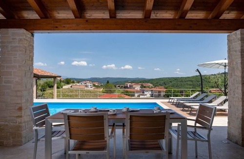 Vizinada Villa | Villa Vor Ort Summary