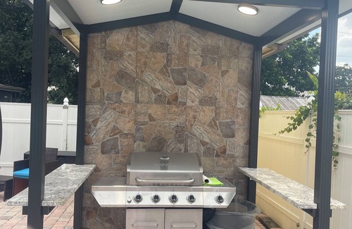 Egypt Lake-Leto Apartment | Villa W/Pool And just 5 mins away from Raymond James Stadium and 10 min TPA.