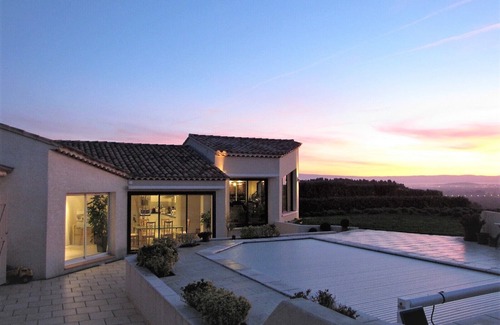 Villeneuve-les-Avignon Villa | Villa with private pool, AC and spectacular views over Avignon, Provence, France