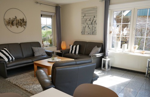 Sint Maartensvlotbrug Villa | Villa with sauna, Villa Lachmöwe, 10 minutes by bike from the beach