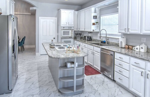 Enterprise Villa | Villa with 1/2 acre oasis