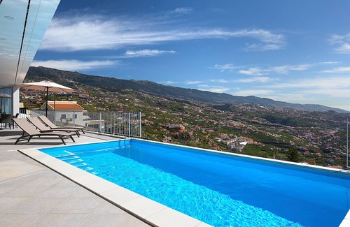 Camara de Lobos Villa | Villa with breathtaking views & private infinity heated pool