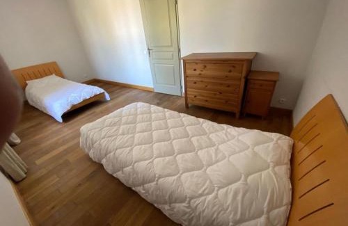 Chalais House | Villa with covered terrace in rural Chalais