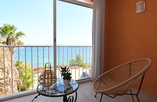La Londe-les-Maures Villa | Villa with sea view/access in the heart of Domaine Privé de l'Argentière, swimming pool, Jacuzzi
