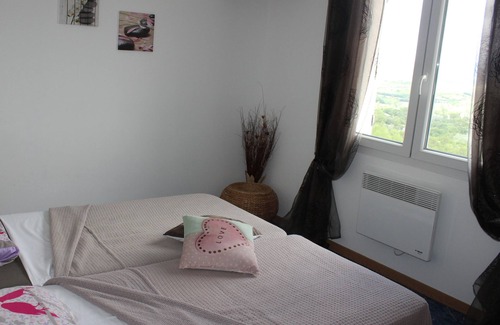 Villeneuve-de-Berg Villa | Villa with private pool, View, Fitness, pétanque, Loggia, Barbecue