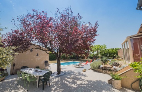 Maubec House | Villa with pool at the foot of the Luberon