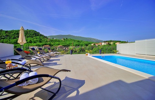 Zvecanje House | Villa with pool, ideal for 4 people