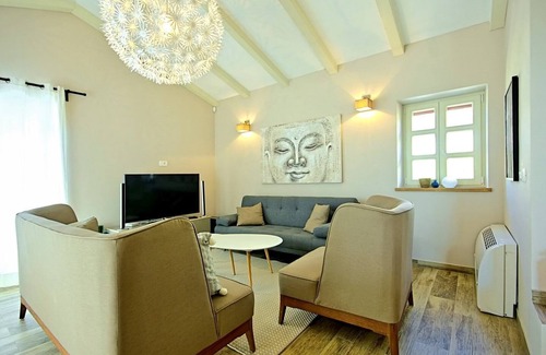 Lasici Villa | Villa with pool in Istria near Vižinada with 3 bedrooms and outdoor fireplace