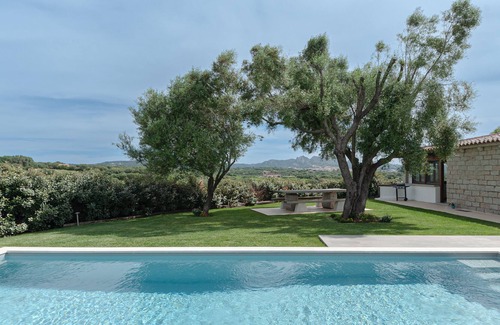 Arzachena Villa | [VILLA WITH POOL] IN THE HILLS OF GALLURA