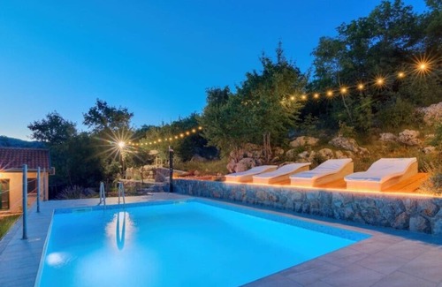 Novi Vinodolski Villa | Villa with private pool near Novi Vinodolski
