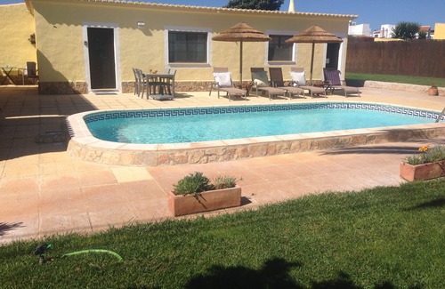 Lagos Villa | VILLA With PRIVATE HEATED POOL; BBC; AirCon GARDENS; SAT./CABLE TV; PARKING WIFI