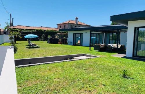 Viana do Castelo House | Villa with private pool in Neiva, 150 m²