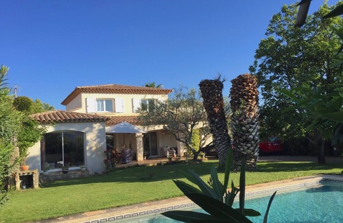 Perols Villa | Villa with swimming pool 10 x 5 and garden, sleeps 6, 2km from the beach, Perols