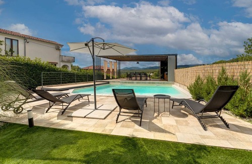 Viskovo Villa | Villa with swimming pool and children's playground, in a quiet location - ID 2686