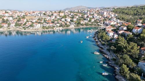 Businci Apartment | Villa Zen Trogir - Apartment Trogir Heated pool, EV Type 2