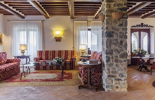 Corbara Villa | Villa Zenobia: An elegant two-story villa surrounded by vineyards and olive groves, with Free WI-FI.