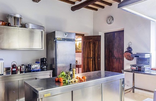 Corbara Villa | Villa Zenobia: An elegant two-story villa surrounded by vineyards and olive groves, with Free WI-FI.