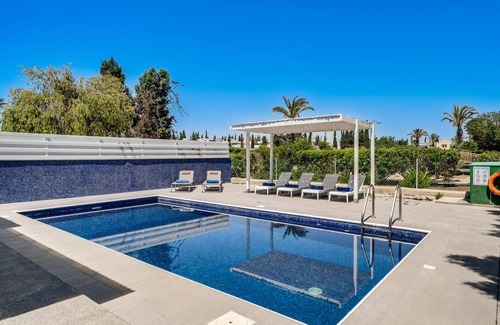 Pervolia Villa | Villa Zina by Ezoria Villas