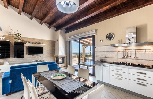 Avola Villa | Villa Zora in Avola With 4 Bedrooms and 3 Bathrooms