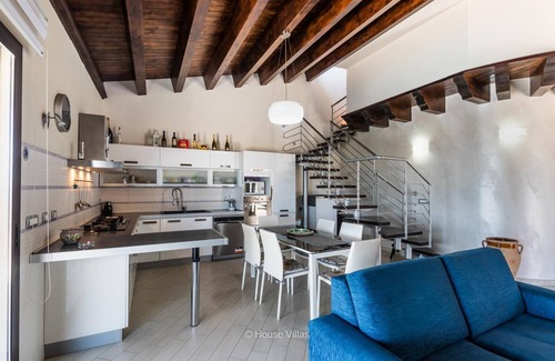 Avola Villa | Villa Zora in Avola With 4 Bedrooms and 3 Bathrooms