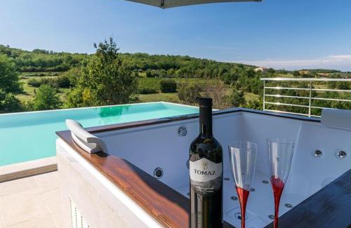 Rakotule Villa | Villa Zvonar near Motovun with large pool and whirlpool